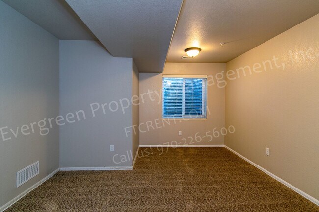 Building Photo - 3015 Denver Dr