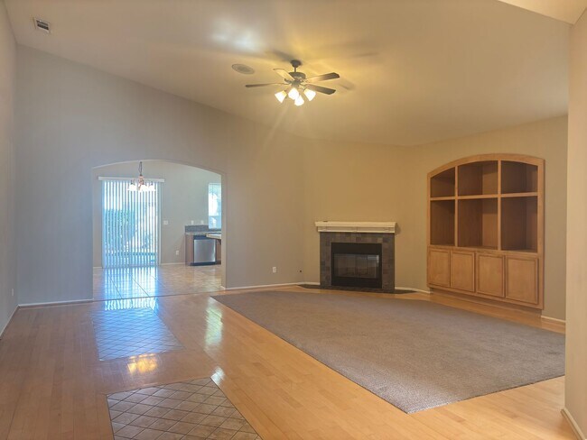 Building Photo - Upgraded West Lancaster Home