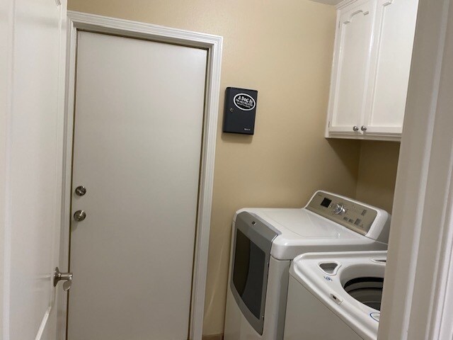 Building Photo - 9912 Vanessa Ave