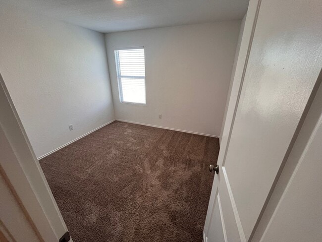 Building Photo - Two story, 4 bed 2.5 bath 2022 Build