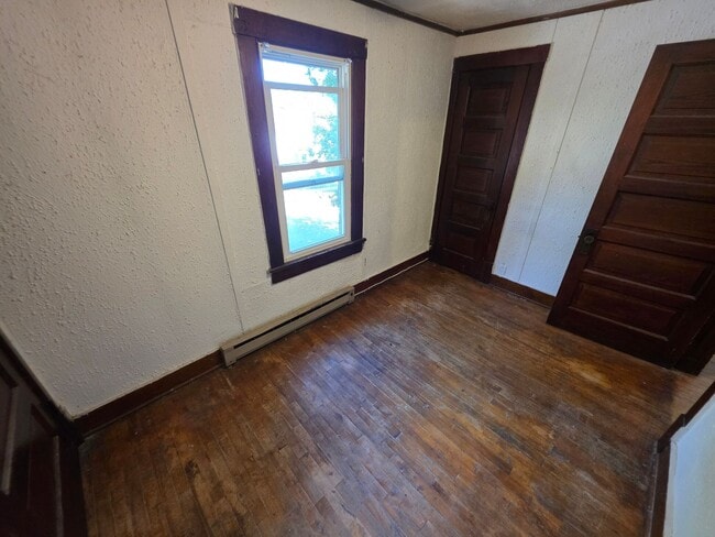 Building Photo - 703 Jones St