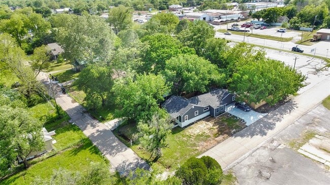 Building Photo - 544 N Elm Ave