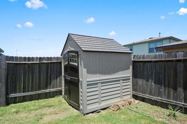 Building Photo - 2719 Skyview Long Dr