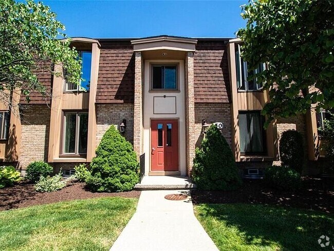 Building Photo - 120 Groton Dr
