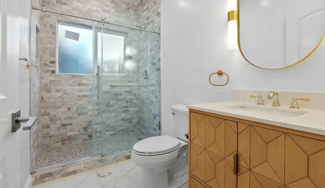 Building Photo - 10216 Ramona Ave