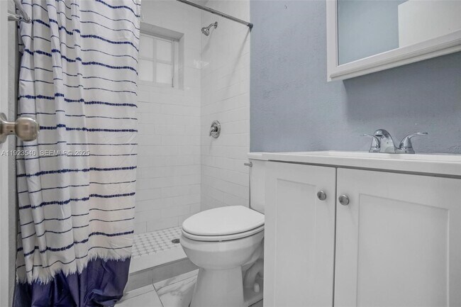 Building Photo - 601 SW 64th Pkwy