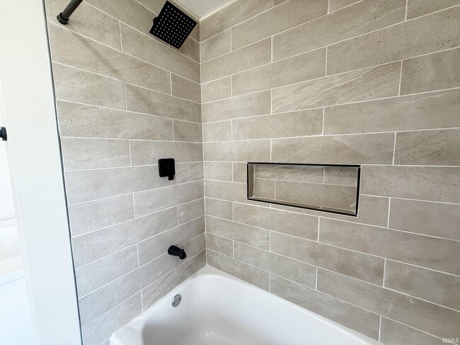 Building Photo - 1900 N Market St