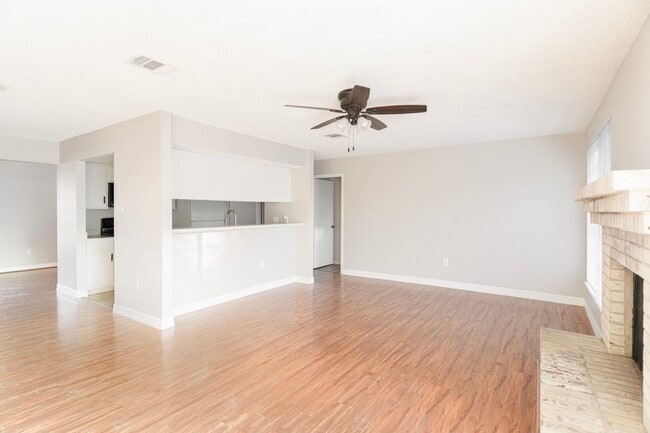 Building Photo - 2135 Whiteback Dr