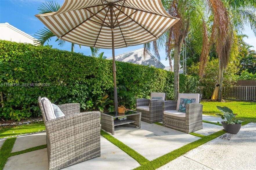 Building Photo - 15241 Wilshire Ct