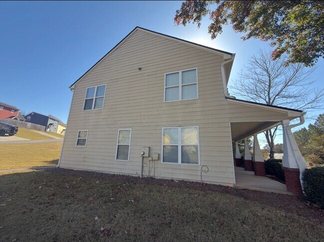 Building Photo - BRIDGEWATER HOME! PRE-LEASING FOR AUGUST 2...