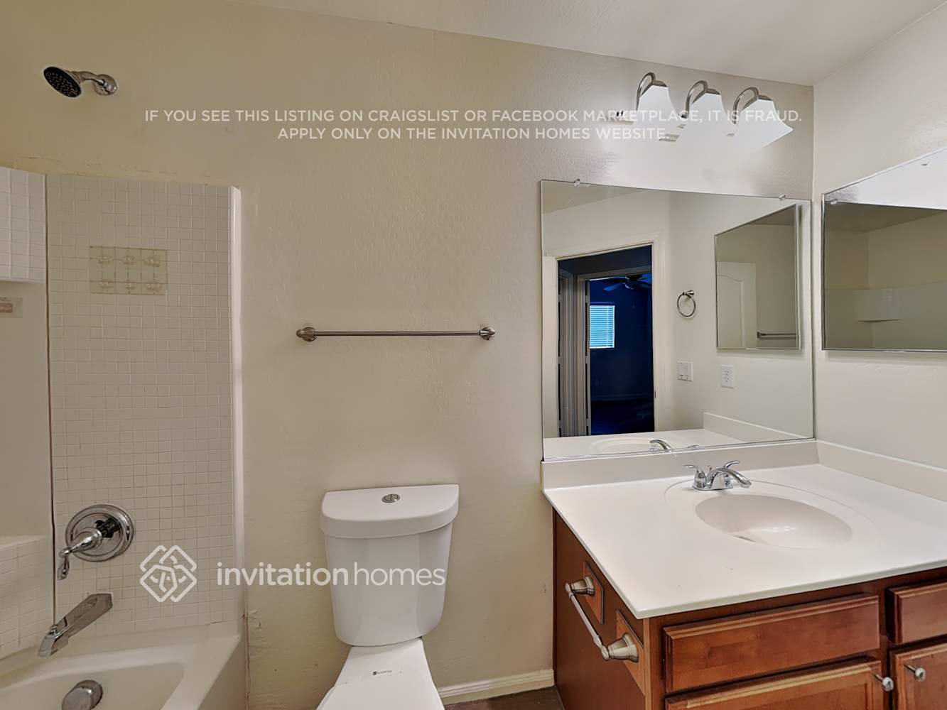 Building Photo - 7261 W Glenn Dr