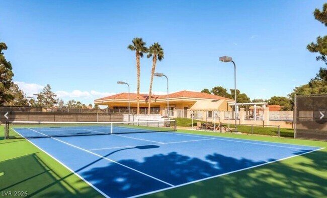 Building Photo - 8243 Round Hills Cir