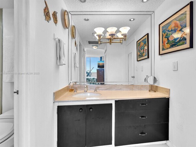 Building Photo - 300 Bayview Dr