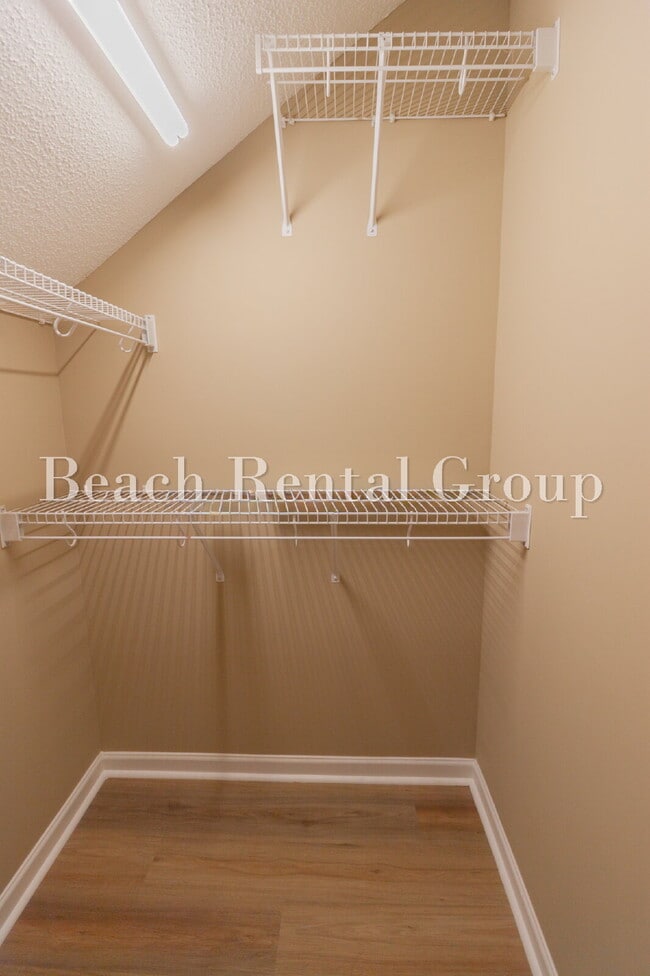 Building Photo - End Unit Townhome in Carolina Forest