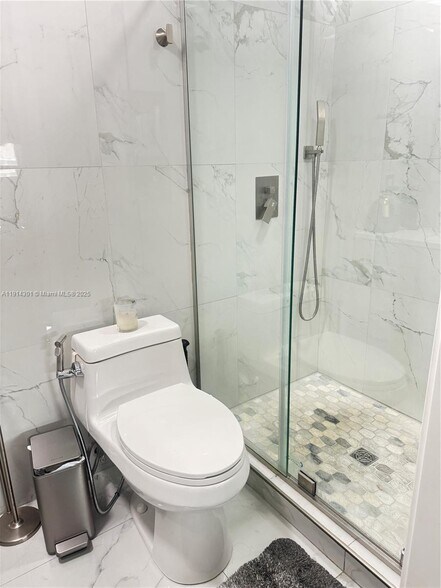 Building Photo - 3807 Hayes St