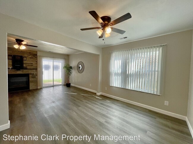 Building Photo - 5 br, 3.5 bath House - 1317 Beacons Reach ...