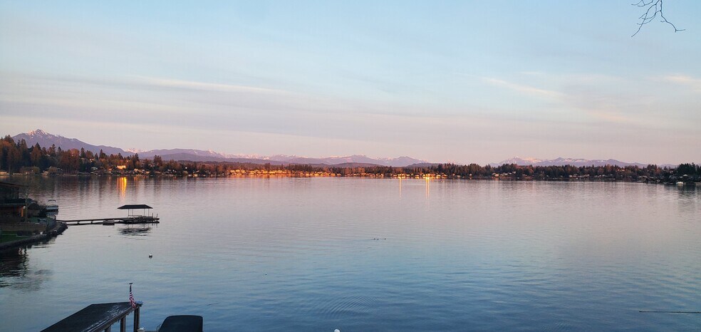 Building Photo - 1611 Vernon Rd