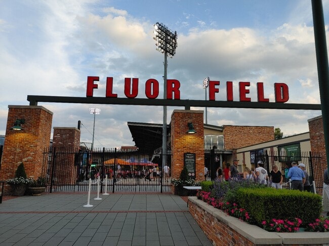 Building Photo - 804 Jenkins St