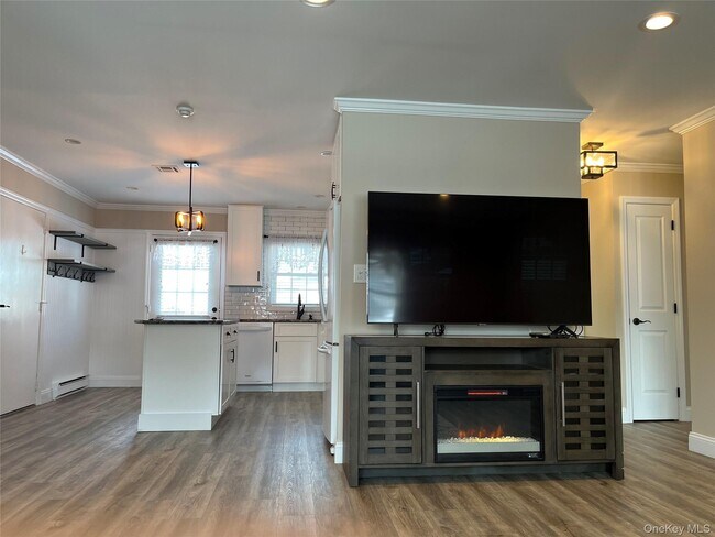 Building Photo - 44 Trent Ct