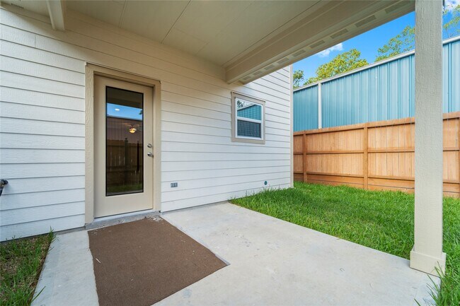 Building Photo - 913 Turner Dr