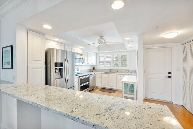 Building Photo - 3310 S Ocean Blvd