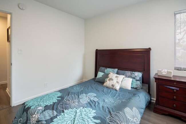 Building Photo - 11856 Beatrice St