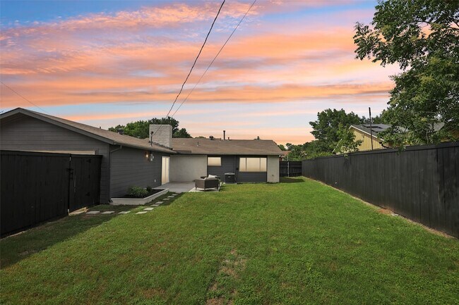 Building Photo - 12540 High Meadow Dr