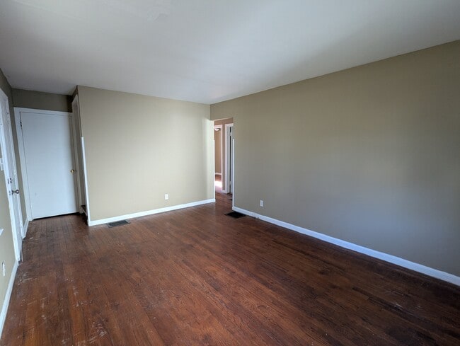 Building Photo - 549 S Ashburton Rd