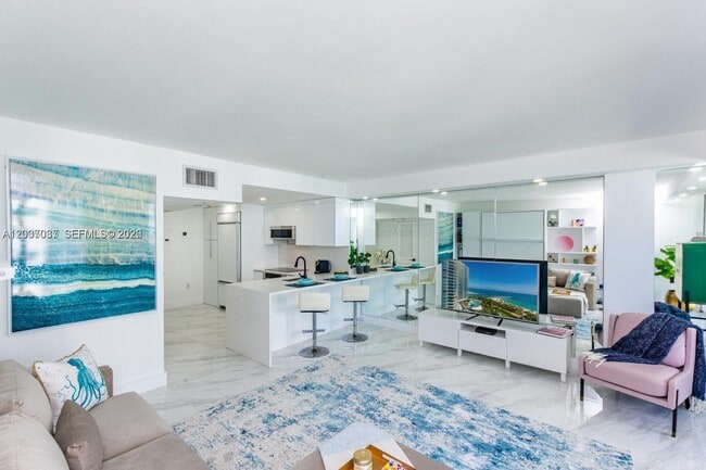 Building Photo - 10275 Collins Ave