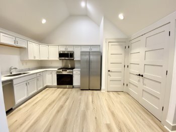 Building Photo - One Bedroom Apartment Walking Distance to Old Town Bluffton!
