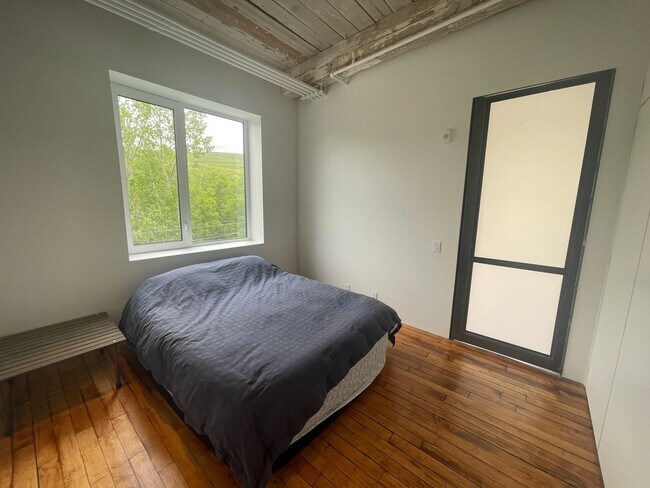 Building Photo - Historic Charm, Modern Luxury,  2 bedroom ...