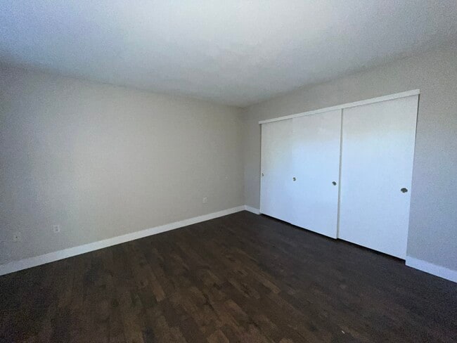Building Photo - 555 E Silverado Ranch Blvd