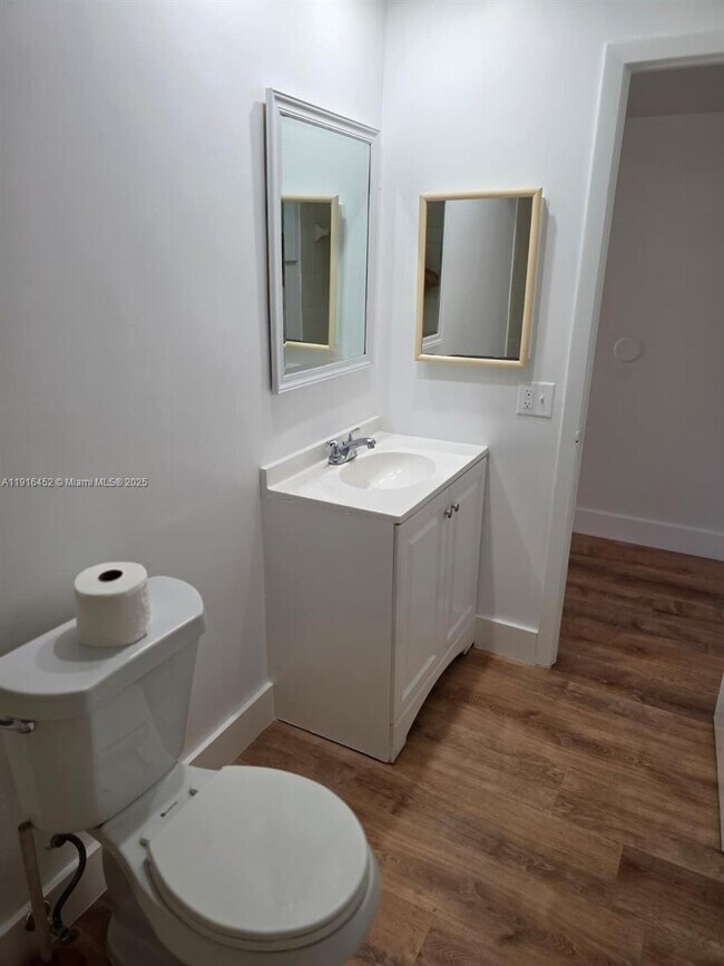 Building Photo - 7440 Harding Ave