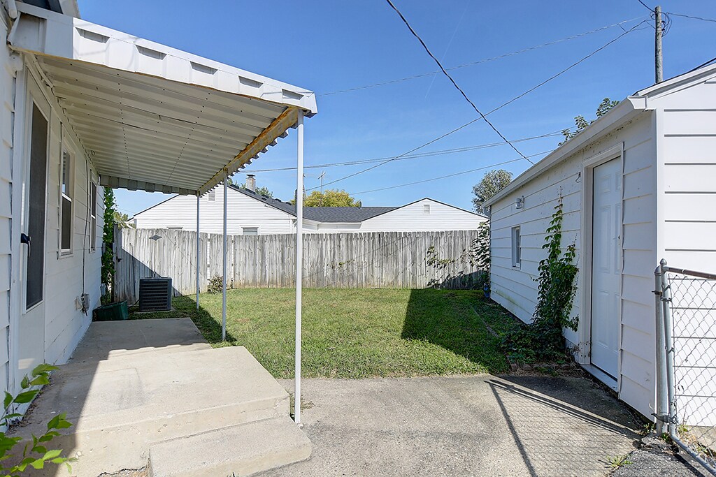 Building Photo - 2665 Elmore Dr