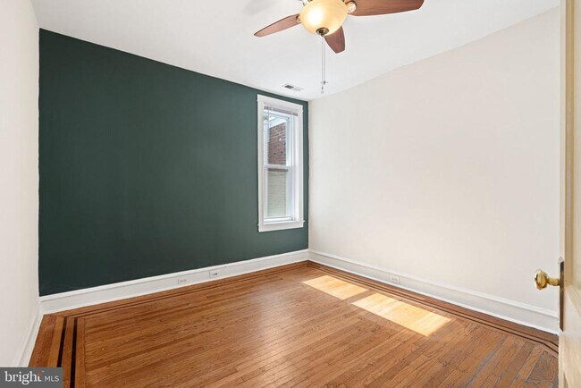 Building Photo - 871 N 22nd St