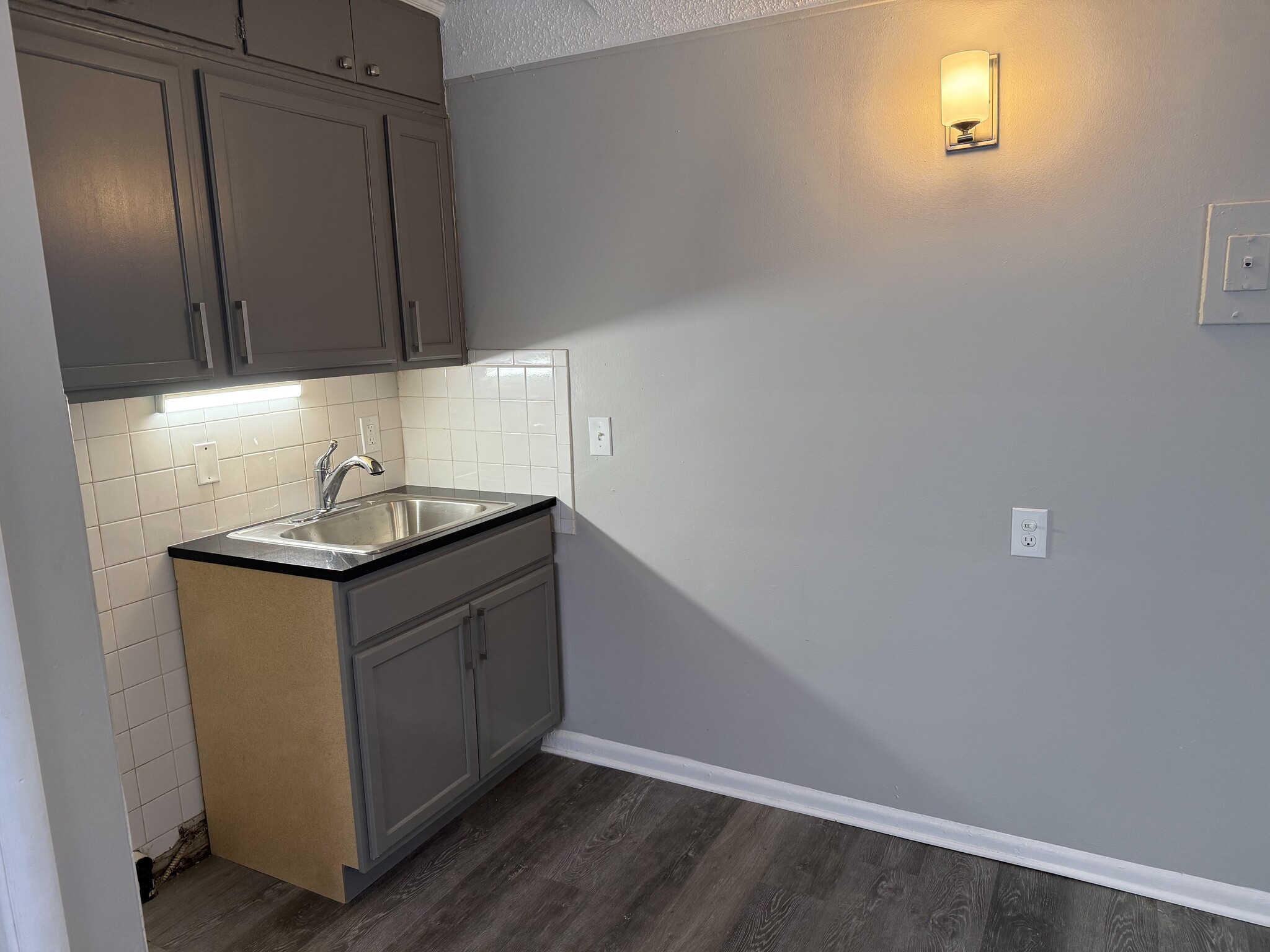 Building Photo - 19044 Schoolcraft