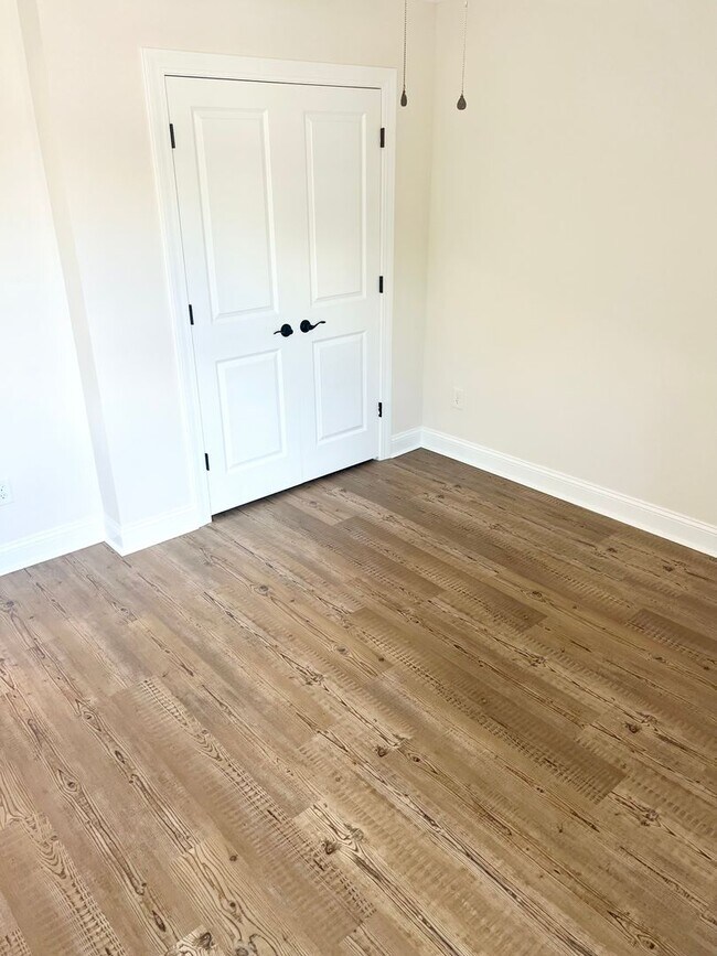 Building Photo - BEAUTIFUL NEW home!!! ??? 3 Bedrooms, 2.5 Baths with garage