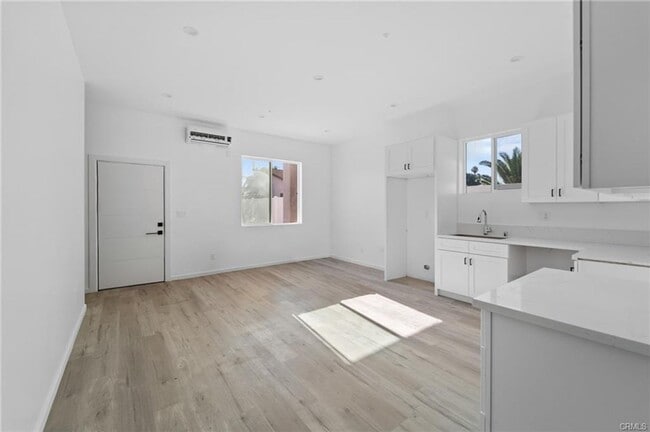 Building Photo - Brand new detached 4 bedroom 2 bath ADU