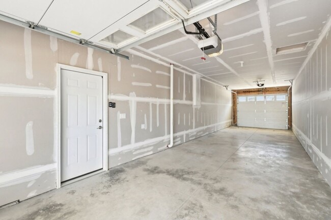 Building Photo - Updated 4-Bed 2-Bath SF Home with Lake Views & Great Entertaining Space in Monona