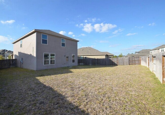 Building Photo - 16439 Big Hickory Dr