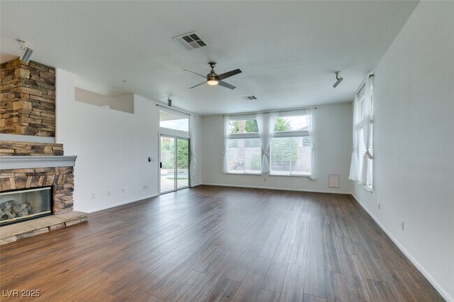 Building Photo - 10732 Tapestry Winds St
