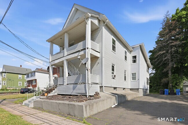 Building Photo - 23 Alden St
