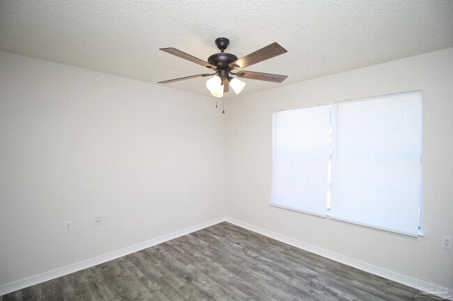 Building Photo - 2029 Shadow Lake Dr