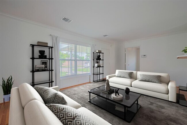Building Photo - 3042 Oak Forest Dr