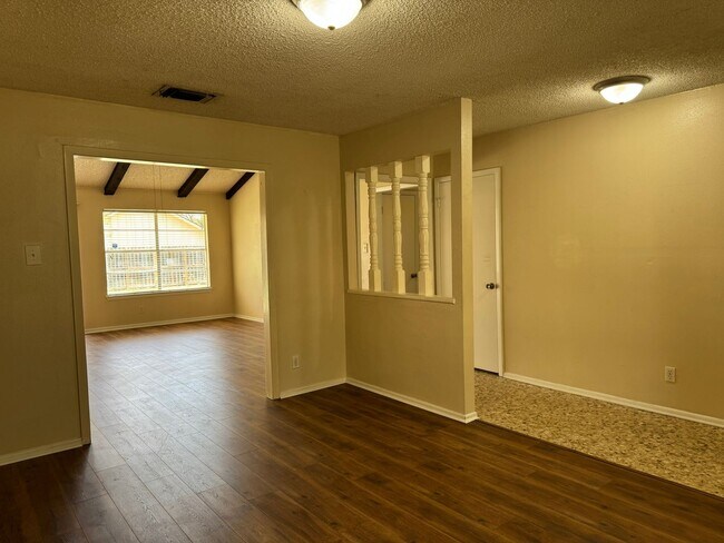 Building Photo - 6919 Moon Lake Dr