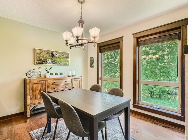 Building Photo - Rare 4 bed 4 bath home in elk river for lease this time of year!!! Get it while you can!