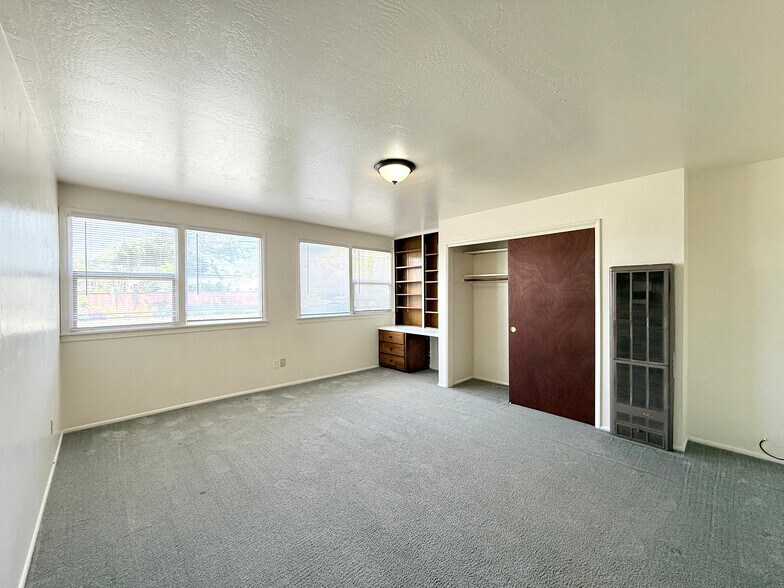 Building Photo - 1116 Henderson St