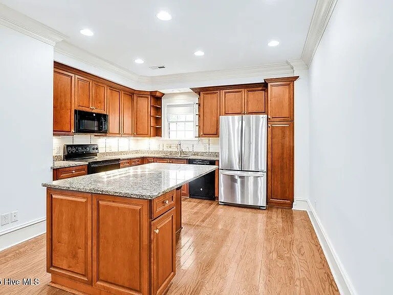 Building Photo - 3347 Jasper Pl