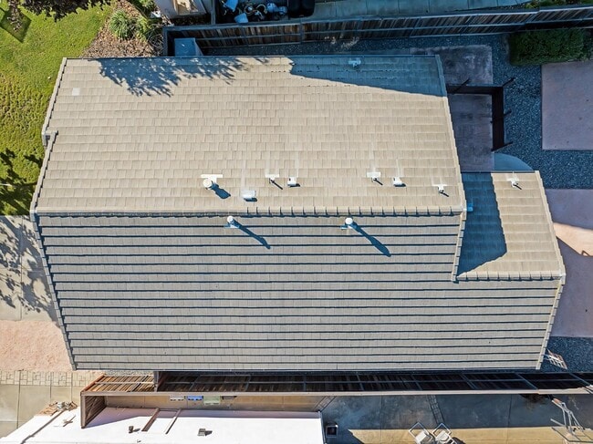 Building Photo - 533 Channel Ct