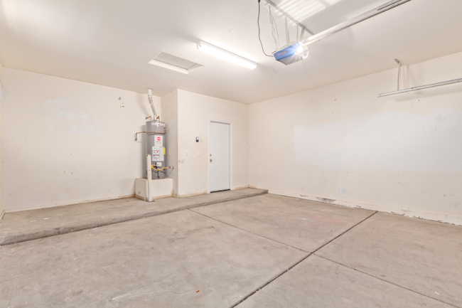 Building Photo - 9004 W Fullam St